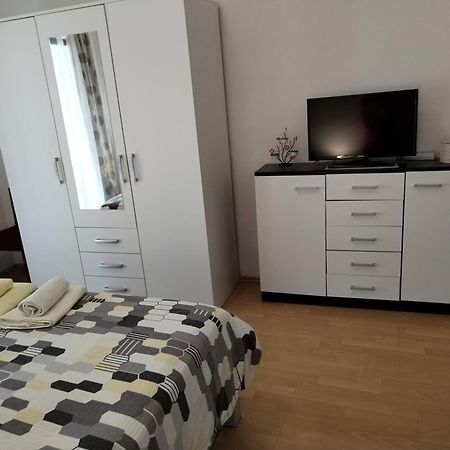 Apartments Erika Pula Zewnętrze zdjęcie